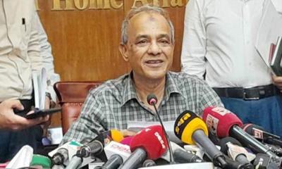 দৈনিক রাস্তা বন্ধ করে যাতায়াত, গাজীপুরের পুলিশ কমিশনারকে শোকজ