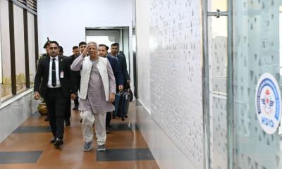 যুক্তরাষ্ট্র সফর শেষে দেশে ফিরলেন প্রধান উপদেষ্টা