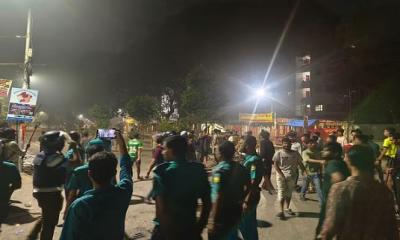 মধ্যরাতে ঢাবি ও ঢাকা কলেজের শিক্ষার্থীদের সংঘর্ষ