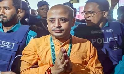 রাষ্ট্রদ্রোহ মামলায় চিন্ময় দাসের জামিন স্থগিত