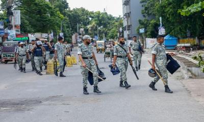 গোপালগঞ্জে কারফিউ, যৌথ বাহিনীর অভিযানে আটক ৪৫