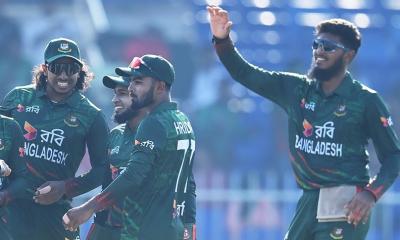 সেন্ট কিটসে টস জিতে ব্যাটিংয়ে বাংলাদেশ