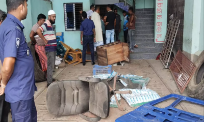 চুয়াডাঙ্গায় ব্যবসায়ীর অফিসে ভাঙচুর-লুটপাট, যুবদল নেতা ব্রাইটসহ আটক ২