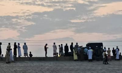 টেকনাফে রোহিঙ্গা বহনকারী নৌকাডুবি: উদ্ধার ২৫, নিখোঁজ কয়েকজন