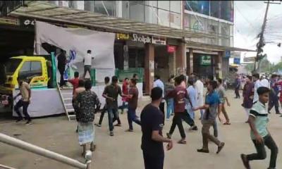 কক্সবাজারে এনসিপির সমাবেশমঞ্চে বিএনপি কর্মীদের হামলা, ভাঙচুর