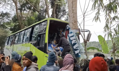 মাদারীপুরে যাত্রীবাহী বাস নিয়ন্ত্রণ হারিয়ে গাছের সঙ্গে ধাক্কা, আহত অন্তত ২০
