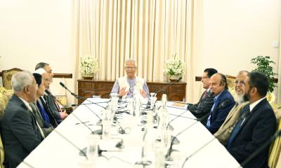 নির্বাচন ও গণভোটের প্রস্তুতি সম্পর্কে প্রধান উপদেষ্টাকে অবহিত করলেন সিইসি