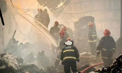 ডেমরায় কালি তৈরির কারখানায় আগুন