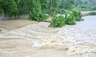 মৌলভীবাজারে মনু-ধলাই নদীর বাঁধ ভাঙন, পানিবন্দি হাজারো মানুষ