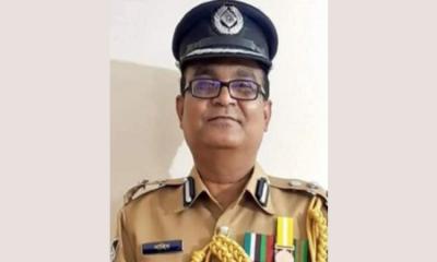 পুলিশের সাবেক ডিআইজি একেএম নাহিদুল ইসলাম গ্রেফতার