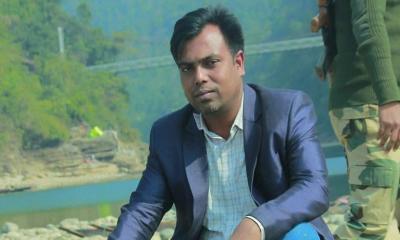 চাঁদাবাজি নিয়ে লাইভ, সাংবাদিককে প্রকাশ্যে কুপিয়ে হত্যা
