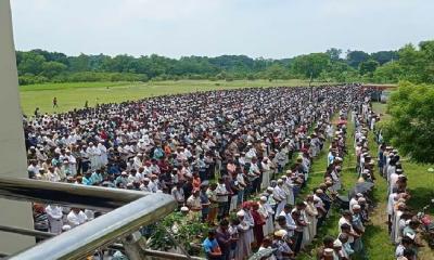 মায়ের কবরের পাশে চিরনিদ্রায় শায়িত চুয়াডাঙ্গার সাবেক এমপি জোয়ার্দ্দার ছেলুন