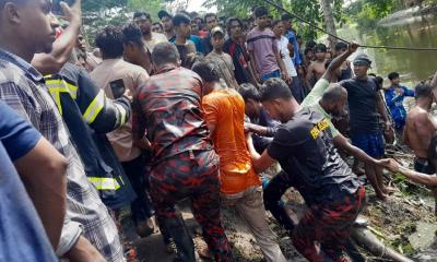 লক্ষ্মীপুরে বাস দুর্ঘটনায় ৩ জনের মৃত্যু