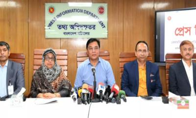 বিমানবন্দরে হাজিদের ১৫০ লাগেজ থেকে মালামাল চুরির অভিযোগ সত্য নয়:  বিমান প্রতিমন্ত্রী