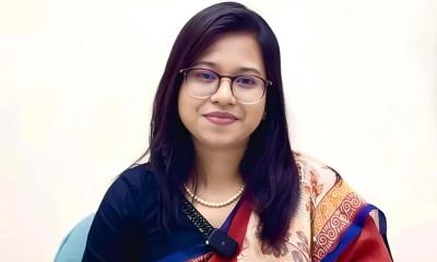 সংরক্ষিত আসনে গেজেট প্রকাশ স্থগিত চেয়ে ইসিতে আবেদন মনিরা শারমিনের
