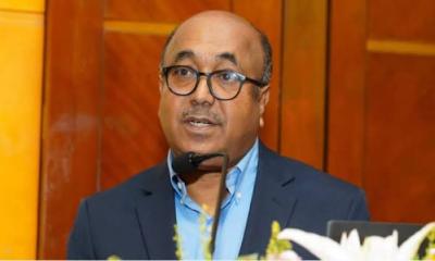 পিএসসি চেয়ারম্যানের পদ ছাড়ছেন অধ্যাপক মোবাশ্বের মোনেম