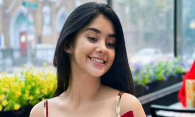 নাম থেকে ‘খান’ পদবী বদলে ফেললেন রোজা আহমেদ