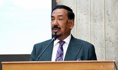 রাষ্ট্রপতির পদত্যাগ ইস্যু: সফর সংক্ষিপ্ত করে দেশে ফিরলেন স্পিকার