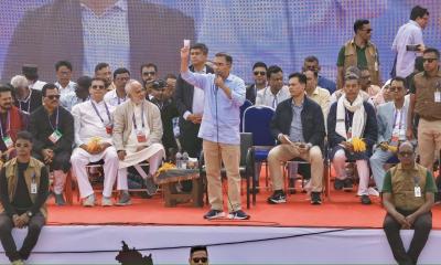 একটি রাজনৈতিক দল নারীদের ঘরে আটকে রাখতে চায়: তারেক রহমান