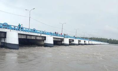 উজানের ঢলে বাড়ছে তিস্তার পানি, নিম্নাঞ্চলে বন্যার শঙ্কা