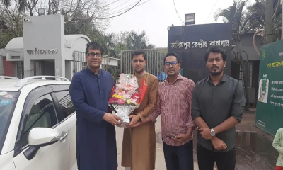 তিন মাস পর কারামুক্ত হলেন সাংবাদিক আনিস আলমগীর