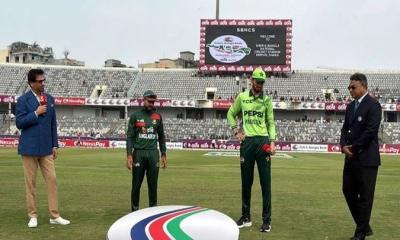 টস জিতে বোলিংয়ে বাংলাদেশ