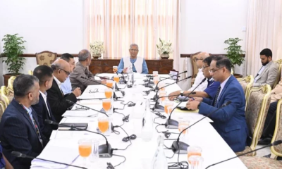 নির্বাচন ঘিরে স্বচ্ছতা নিশ্চিতে আইনশৃঙ্খলা বাহিনীর জন্য দ্রুত বডি-ওর্ন ক্যামেরা কেনার নির্দেশ প্রধান উপদেষ্টার