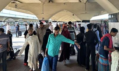 ঈদের ছুটি কাটিয়ে রাজধানীতে ফিরছেন কর্মজীবীরা