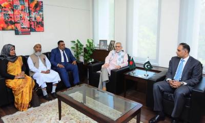 দ্বিপাক্ষিক সম্পর্ক জোরদারে পাকিস্তান সফরে ড. আনিসুজ্জামান চৌধুরী