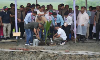 গৌরনদীতে বৃক্ষরোপণ কর্মসূচির উদ্বোধন প্রধানমন্ত্রীর