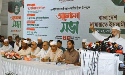 কে কী বলল, পাত্তাই দিই না: কূটনীতিককে জড়িয়ে ধরা নিয়ে জামায়াতে ইসলামীর আমির