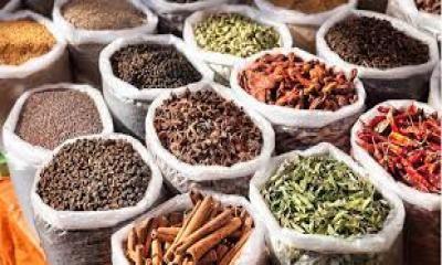 ঈদ সামনে রেখে হিলি বন্দরে বেড়েছে মসলা আমদানি