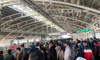 খালেদা জিয়ার জানাজায় অংশ নিতে মেট্রো স্টেশনগুলোতে উপচে পড়া ভিড়