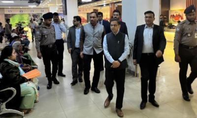 ভারতীয় ভিসা আবেদন কেন্দ্র পরিদর্শন করলেন হাইকমিশনার প্রণয় ভার্মা