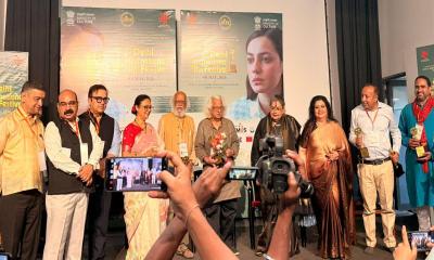 ভারতের ‘মিনার-এ-দিল্লি’ সম্মাননায় ভূষিত হয়েছেন রুনা লায়লা