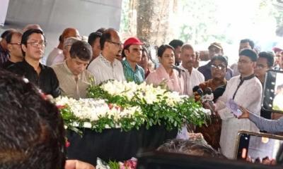 শহিদ মিনারে সমবেদনা ও শ্রদ্ধায় সৈয়দ মনজুরুল ইসলামের শেষ যাত্রা