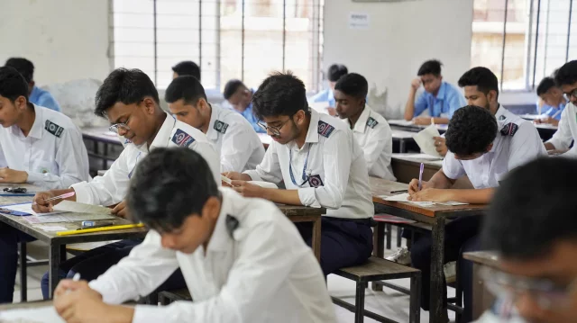 ২০২৭ সালের এসএসসি পরীক্ষা মার্চে শুরুর চিন্তা