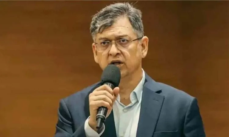 সংবিধান সংস্কার নিয়ে সিদ্ধান্ত সংসদেই: স্বরাষ্ট্রমন্ত্রী