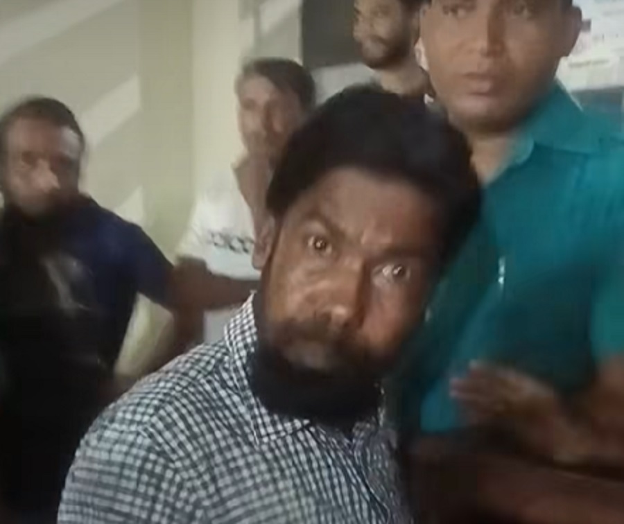 গোপনে ছবি তোলার প্রতিবাদ করায় নারীর ওপর হামলা ও হত্যার হুমকির অভিযোগ