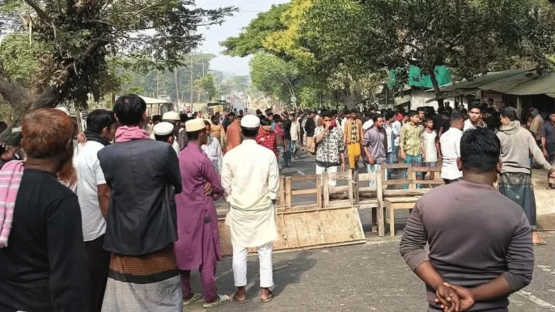 মিয়ানমার থেকে ছোড়া গুলিতে টেকনাফে শিশু নিহত