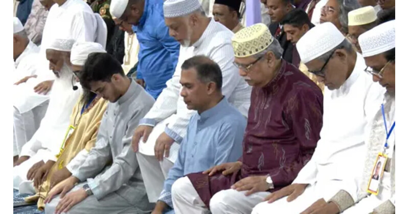 জাতীয় ঈদগাহে একসঙ্গে ঈদের নামাজ আদায় করলেন রাষ্ট্রপতি ও প্রধানমন্ত্রী