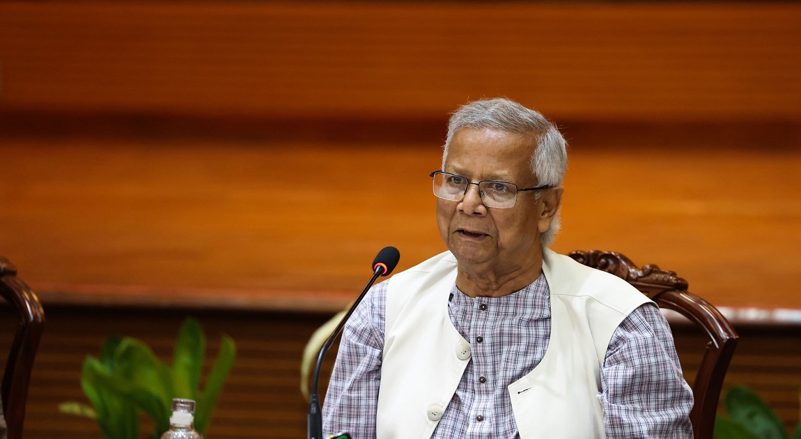 বিকল্প পরিচ্ছন্ন জ্বালানির দিকে গুরুত্ব সহকারে এগোতে হবে: প্রধান উপদেষ্টা
