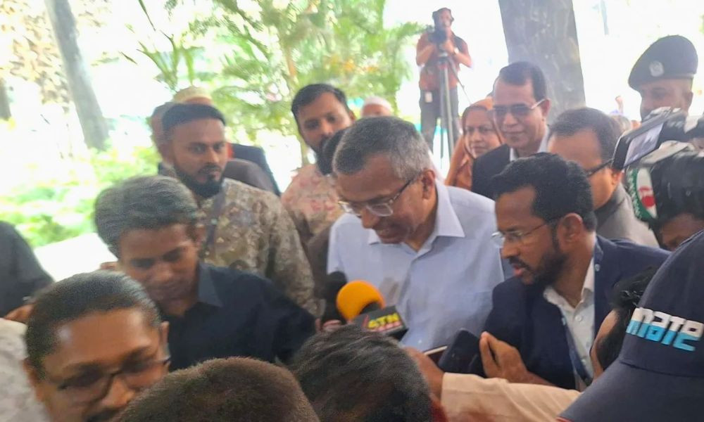 বাংলাদেশ ব্যাংকে নতুন গভর্নর মোস্তাকুর রহমানের যোগদান