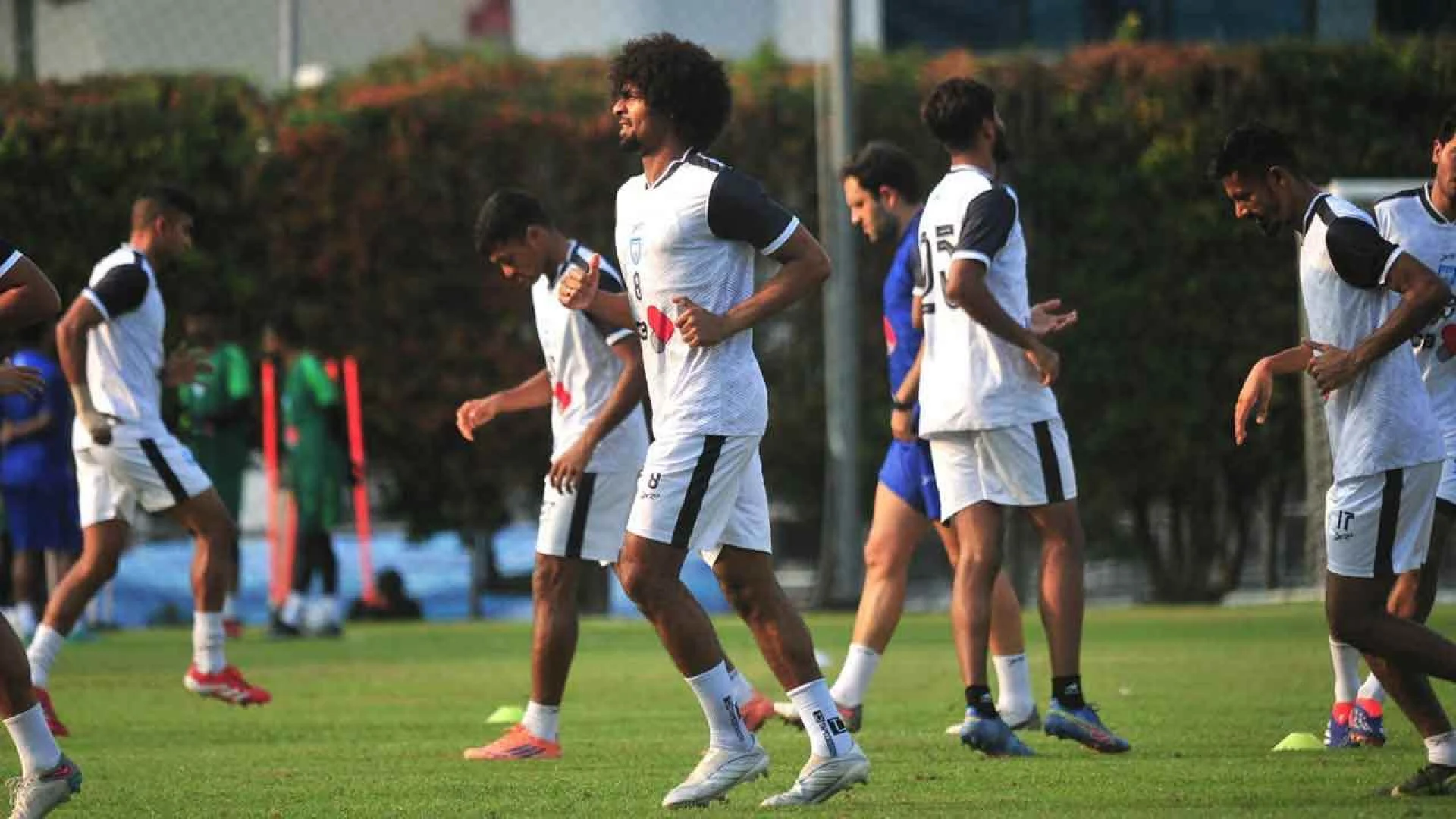 সন্ধ্যায় এশিয়ান কাপ বাছাইপর্বে সিঙ্গাপুরের মুখোমুখি হবে বাংলাদেশ