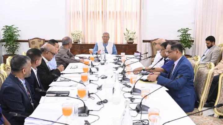 নির্বাচন ঘিরে স্বচ্ছতা নিশ্চিতে আইনশৃঙ্খলা বাহিনীর জন্য দ্রুত বডি-ওর্ন ক্যামেরা কেনার নির্দেশ প্রধান উপদেষ্টার