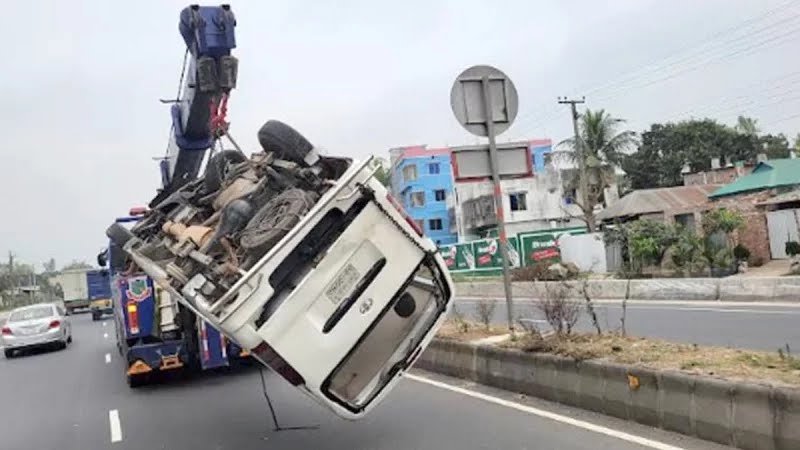 বগুড়ায় মাইক্রোবাসের সিলিন্ডার বিস্ফোরণে চালকসহ নিহত ৩
