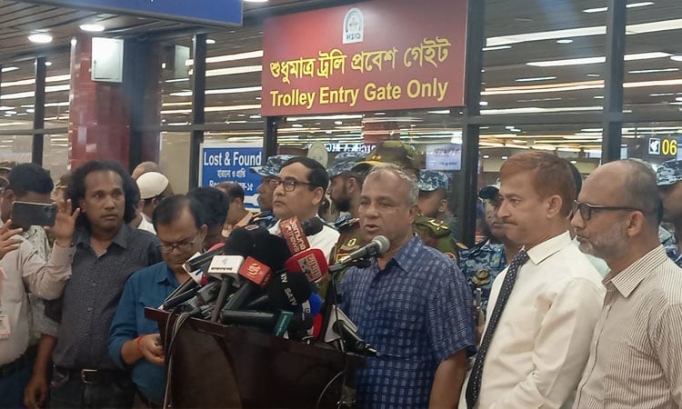 শাহজালাল বিমানবন্দরের অগ্নিকাণ্ডে তদন্তে নামছে চার দেশের বিশেষজ্ঞ দল: স্বরাষ্ট্র উপদেষ্টা