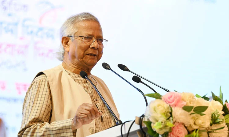 বিদেশে কর্মী পাঠাতে দালাল ও প্রতারণামুক্ত ব্যবস্থা গড়ার ওপর গুরুত্বারোপ প্রধান উপদেষ্টার