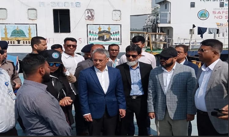 গম-ভুট্টা বোঝাই জাহাজ নদীতে আটকে রাখলে কঠোর ব্যবস্থা: নৌপরিবহন মন্ত্রী