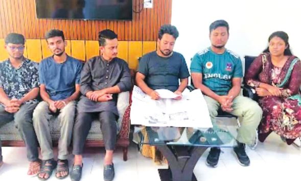 ‘রিমেম্বারিং আওয়ার হিরোজ’ কর্মসূচিতে পুলিশের বাধা, ৬ সমন্বয়কের মুক্তি